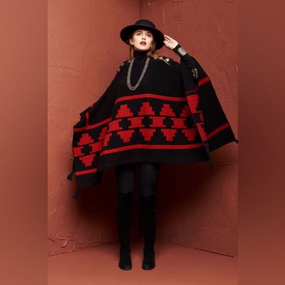 One Of A Kind  Designer Ann Tobias Poncho By ROJA Collection - Picture 12 of 12